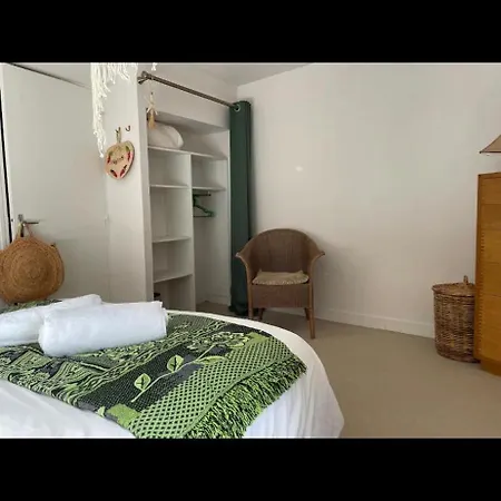 Le Bateau Ivre- Historique Apartment Dinan Exterior photo